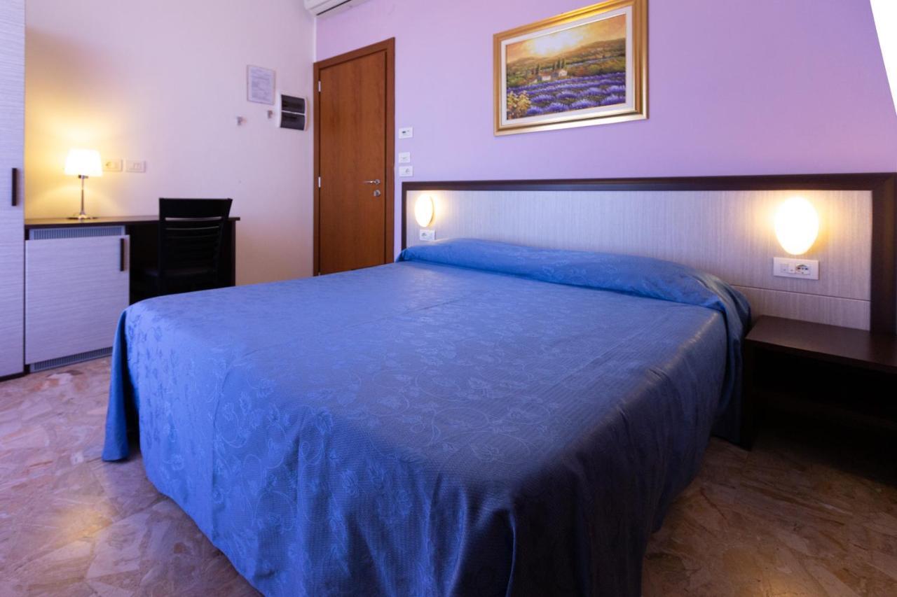Hotel Belvedere Porto SantʼElpidio Екстериор снимка