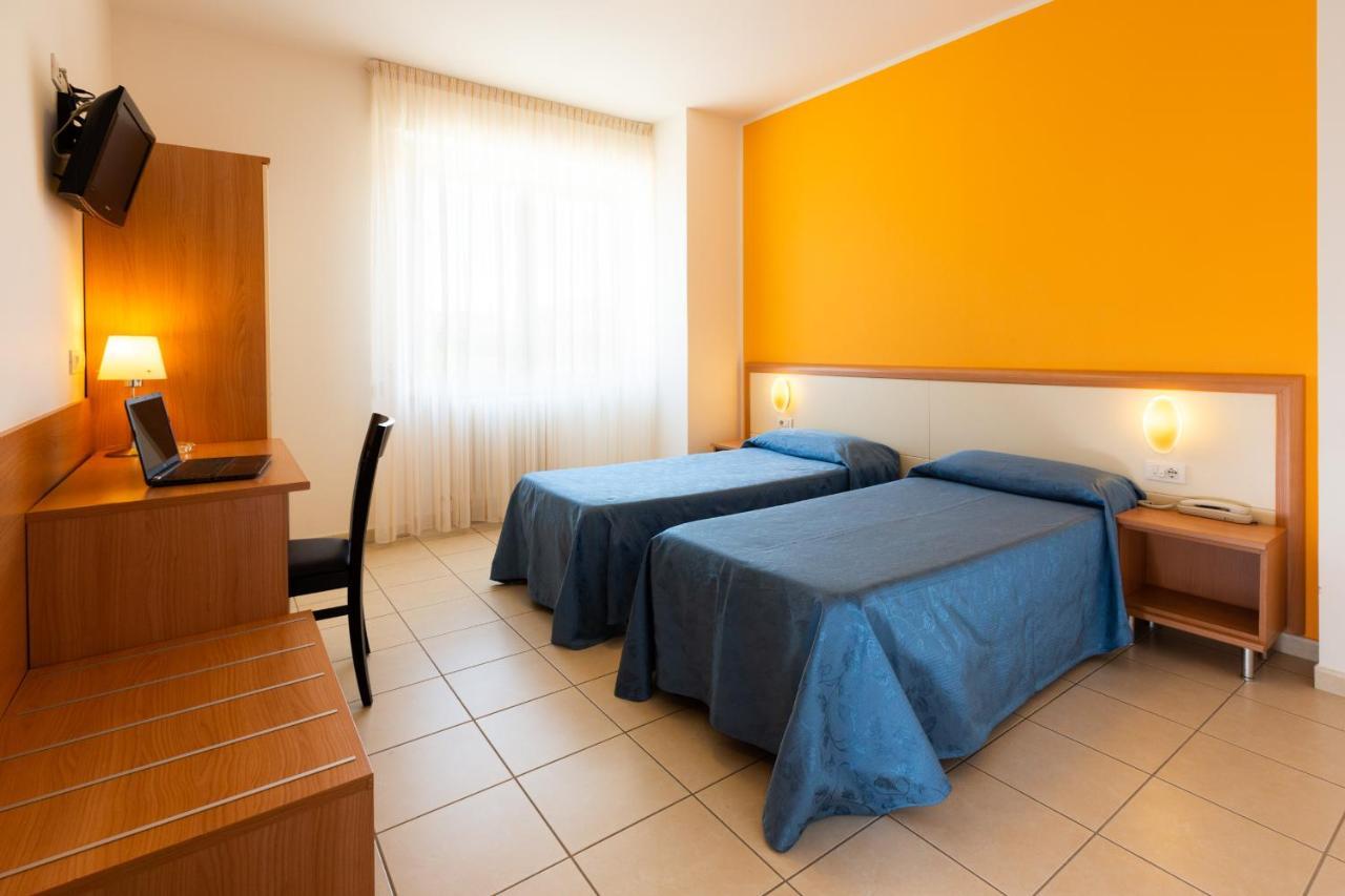 Hotel Belvedere Porto SantʼElpidio Екстериор снимка