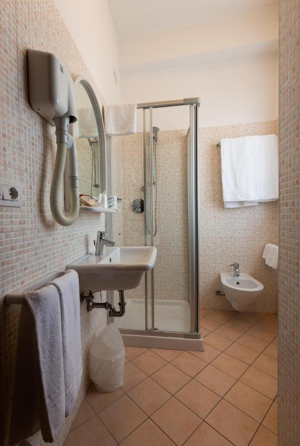 Hotel Belvedere Porto SantʼElpidio Екстериор снимка