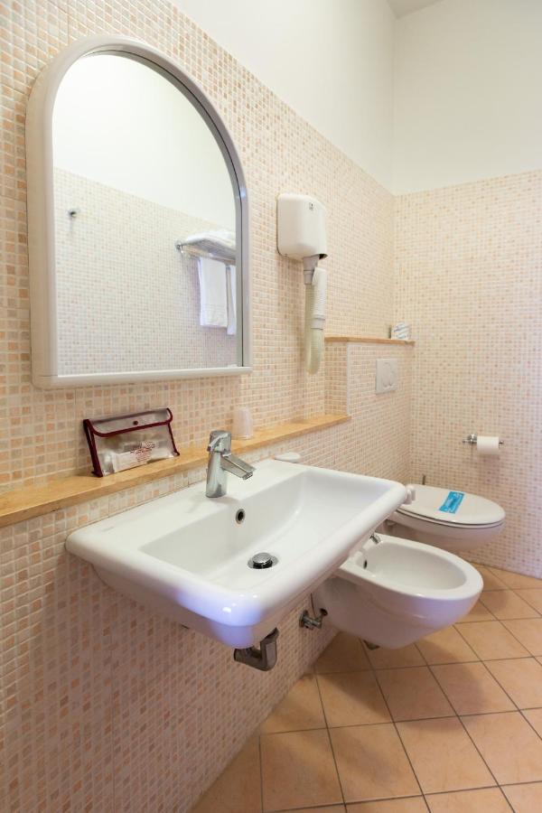 Hotel Belvedere Porto SantʼElpidio Екстериор снимка
